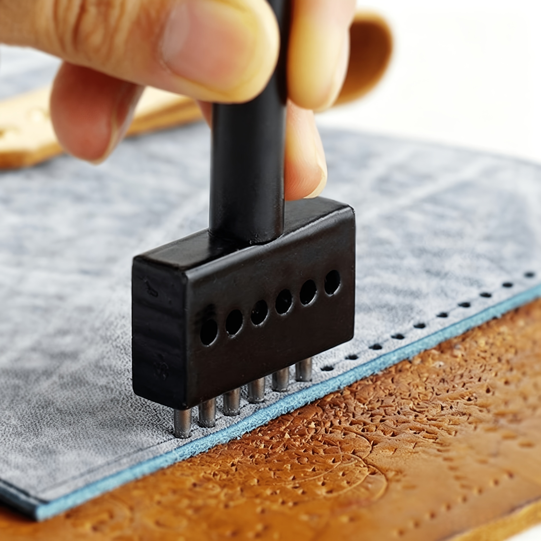Leatherwork Manual - Manual Leather Punching Tool with 6-Slot