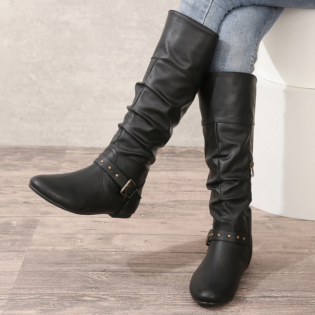 Vintage Female Knight Leather  - đánh giá và giá Leatherwork Rivets