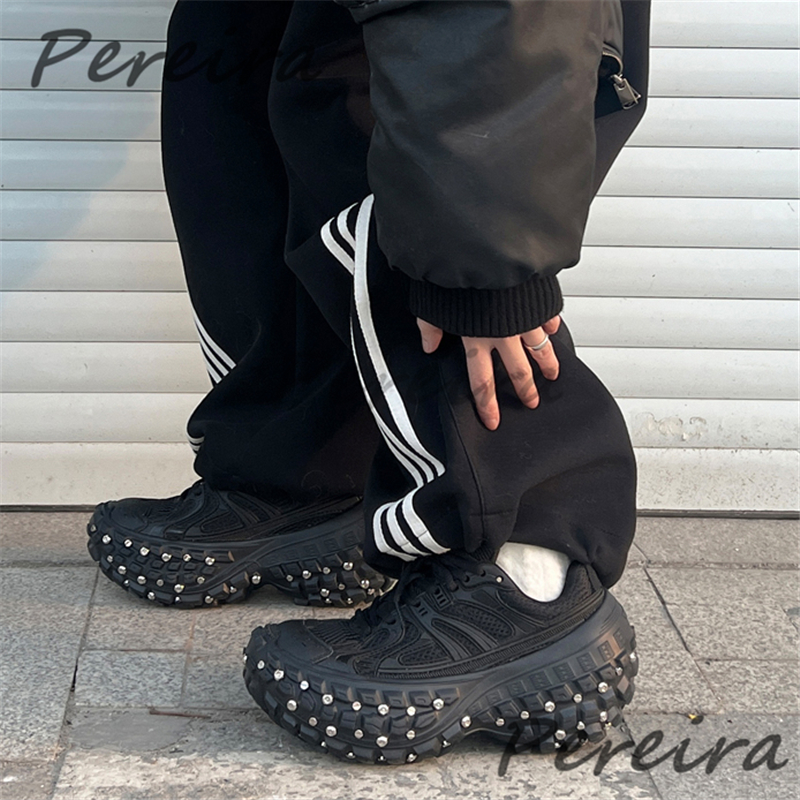 Rivet Thick Soled Casual Sneak - đánh giá và giá Leatherwork Rivets
